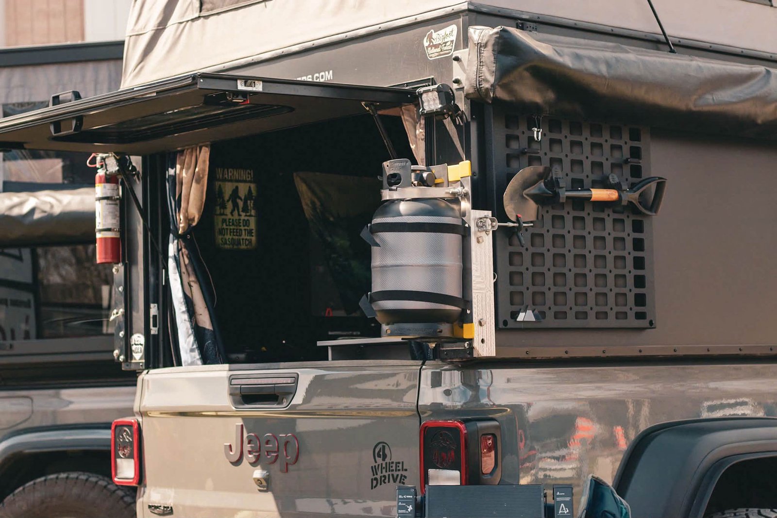 OV-X 5.5 truck topper camper